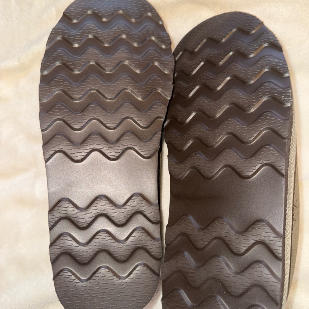 CLARKS Mens SLIPPERS Indoor Outdoor sz 10 - Picture 3 of 3